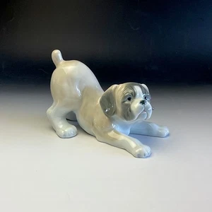 Bulldog Inglés Bowing DNC Porcelana Fina Gris Pálido Elastizado Perro Estatuilla Japón - Imagen 1 de 8