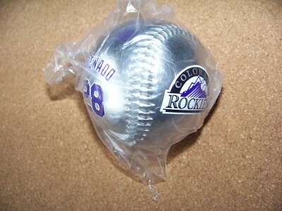 Pelota de béisbol plateada jugador de los Rockies Colorado MLB Arenado 28 Story 27 Blackmon 19 Foto 1 de 4