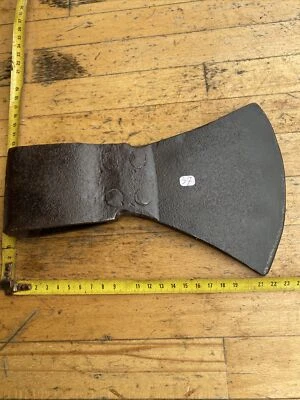 axe old tool  outil ancien, hache forgée  Et Rivetée 19ème n° 37 - Photo 1/4