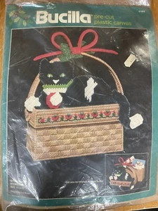 Bucilla Black Cat Gattino Fermaporta POSTA Supporto Plastica Tela Kit #61068 NATALE NUOVO - Foto 1 di 4