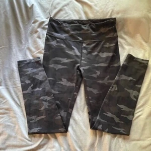 Lot Athleta Girls Camo & Navy Blue Leggins Sz XXL 16 Sporty Cheer Yoga Comfort - Picture 1 of 10