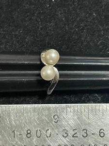 14 k white gold ring  pearls  size 6   3.4 grams - Picture 1 of 5