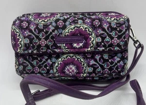 Vera Bradley All in One Umhängetasche Flieder Medaillon Lila Blumen Handtasche RFID - Bild 1 von 8