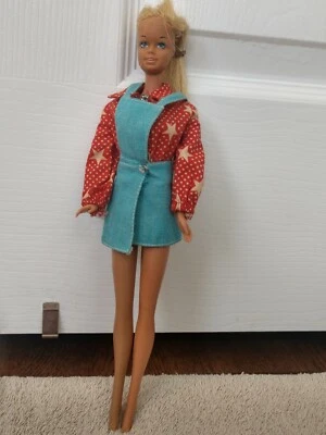 Muñeca Barbie Malibu 1975 Twist 'N Turn #1067 marcas en las nalgas Foto 1 de 4