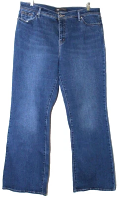 Pantalones de mezclilla para mujer Levi's Perfectly Slimming 512 Bootcut talla grande 18 Foto 1 de 4
