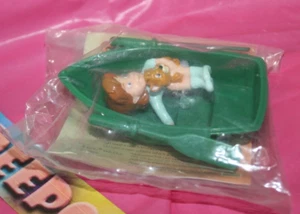 Disney Oliver And Company Burger King Kids Meal Toy Jenny In Boat Vintage 1996 - Picture 1 of 2