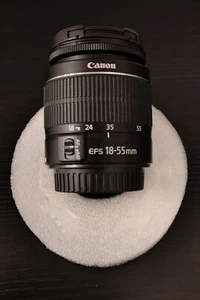 Canon EF-S 18-55mm 1:3.5-5.6 III - Foto 1 di 8