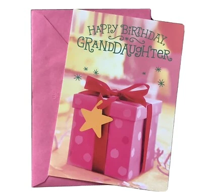Cartão de feliz aniversário neta cartão Hallmark - Imagem 1 de 4