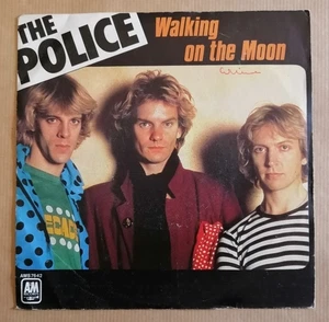 THE POLICE : Walking On The Moon / Visions Of The Night 7" 45T France AMS 7642 - Foto 1 di 3