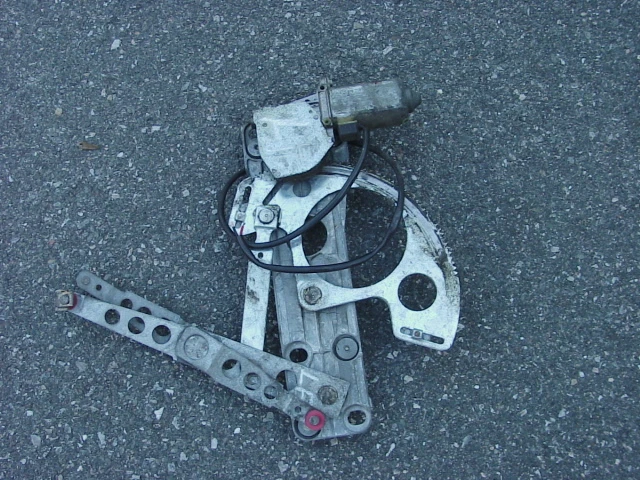 Volvo Power Window Motor & Elevator LEFT FRT Fits 1975-1993 164-240-260. TESTED! - Image 1 of 1