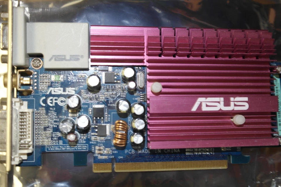 ASUS Nvidia GeForce 7300 LE 128 MB VGA DVI S-video card PCI-e 16* EN7300LE/TD - Image 1 of 4