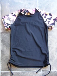 Girl's Tilli Black Short Sleeve Rashie Rash Vest Shirt Top Size 9 EC - Picture 1 of 1