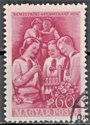 HUNGRÍA: 1951 SC#943 Usado CTO Estudiantes de Química AJ906 Foto 1 de 2