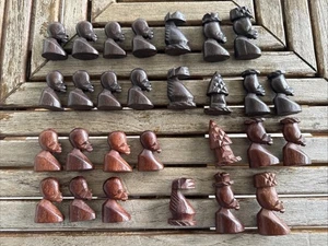 Vintage afrikanische geschnitzte Holz Schachfiguren unvollständiges Set 28 Figuren - Bild 1 von 6