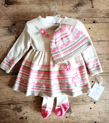 Set Abito Bambina 6-9 Mesi 3 Pezzi Beige Rosa Collant Cappello Fiori Nuovo con etichette Carino - Immagine 1 di 4