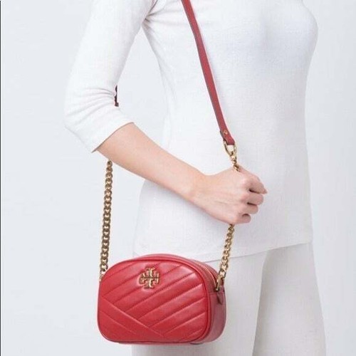 TORY BURCH BORSA A TRACOLLA PER FOTOCAMERA KIRA ROSSA APPLE CHEVRON $358