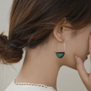 Gorgeous Bag Shape Half Round Green Quartz Gemstone Gold Plated Dangle Earrings - Picture 1 of 6