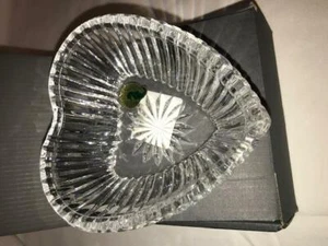 Tazón de cristal Waterford en forma de corazón nuevo en caja hecho en Irlanda - Imagen 1 de 8