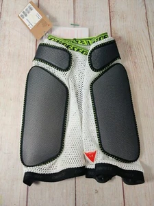 NEW DAINESE KID SHORT PROTECTOR EVO SHORTS SIZE Junior Large MOTO ARMOR BOYS - Picture 1 of 7