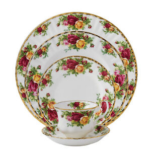 Royal Albert Old Country Roses 60Pc China Set, Service for 12