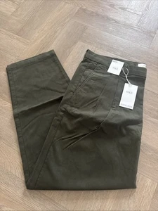 Marks and Spencer Herren Chino Hose Pleat Front Tapered W40 L33 - Bild 1 von 8