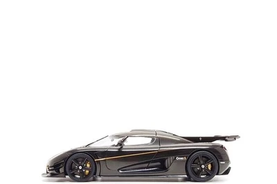 AUTOart 1:18 Koenigsegg One:1 in Clear Carbon Fiber / Gold Stripes - Image 1 of 4