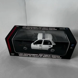 Motor Max 2001 Ford Crown Victoria 1:18 Law Enforcement, Scratches On Light Bar - Picture 1 of 10