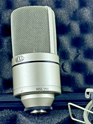 MXL 990 Condenser Microphone Kit with Shock Mount & Case for Studio Podcast - Image 1 of 4