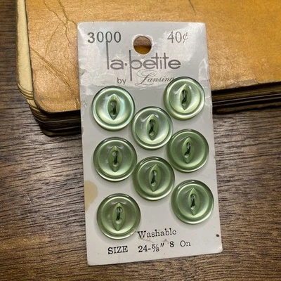 Vintage La petite Buttons Green Pearlescent Washable 1940s Set Of 8 On Card - Image 1 of 4