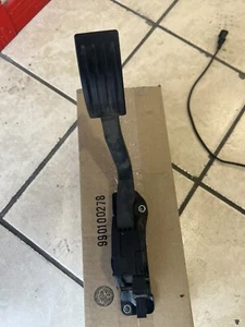 2015 FORD TRANSIT CONNECT GAS PEDAL 2.5L OEM - Picture 1 of 4