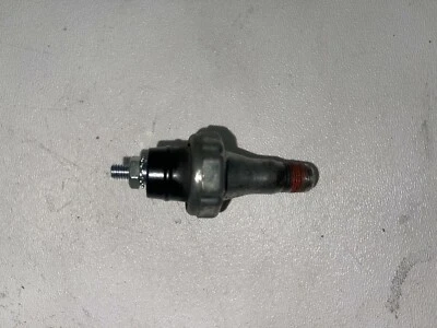 Harley Davidson Road King FLHR 1996 OIL PRESSURE SWITCH - Изображение 1 из 4
