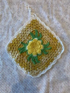 Beautiful Handmade Crocheted Pot Holder Purple/Blue Flower 7" Loop Rosette Doily - Picture 1 of 3