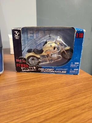 Maisto 1:18 Fresh Metal  BMW RR1200C Motorcycle Some wear to original pkg - Image 1 of 3