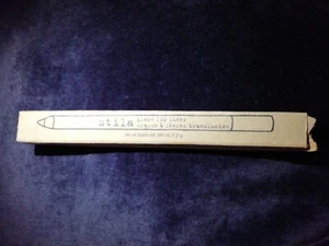 Stila Glaze Lip Liner Shade PLUM Made in Italy 1.2g *Fast Combined P&P Available - Picture 1 of 11
