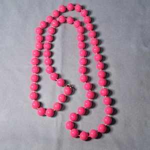 Lebendige Hot Pink Perlen Halskette - klassischer Stil - einfach minimalistisch  - Bild 1 von 6