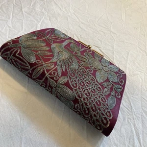 Vintage Clutch Handtasche bestickt mit Pfau und Blumenmuster - Bild 1 von 12