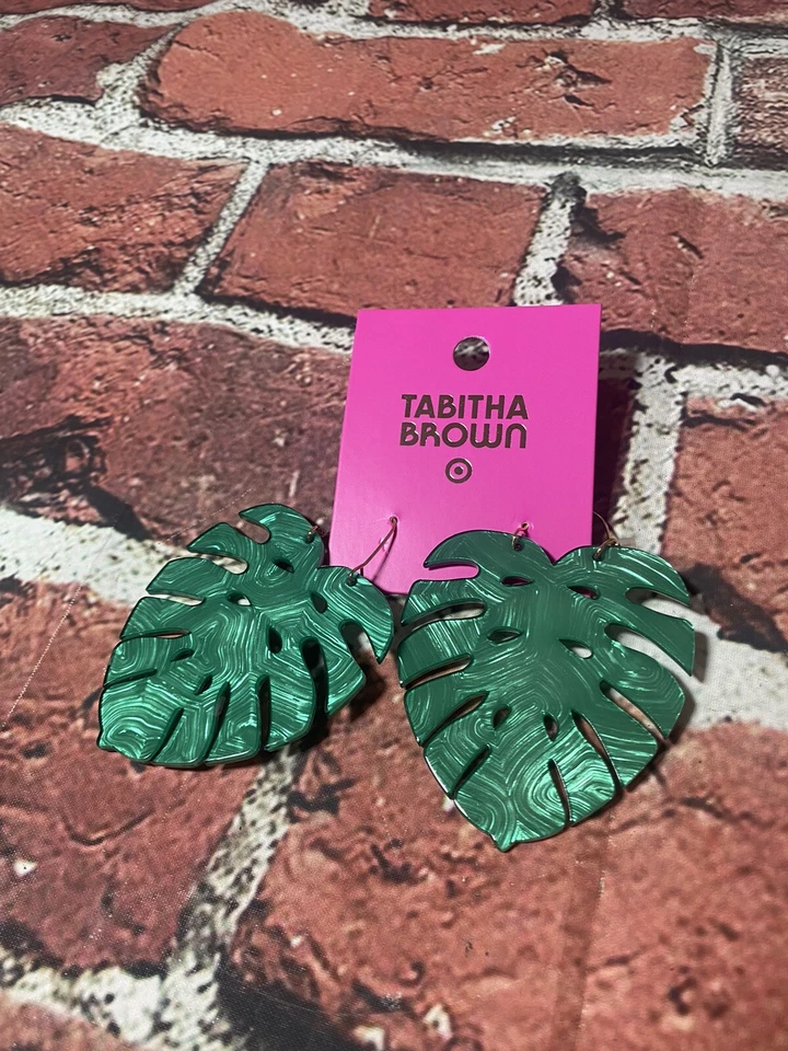 Tabitha 棕色 x 目标塑料棕榈叶吊坠耳环绿色新品 — 第 1/3 张图片