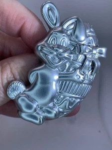 Easter Bunny with Easter Egg BEST HUGE Vintage Silver Brooch Pin Pendant M-3053 - Picture 1 of 3