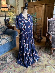 Neu Torrid Marine Pfirsich Blumen Rüschen Maxikleid Elastische Taille 00 M L 36” 44” - Bild 1 von 12