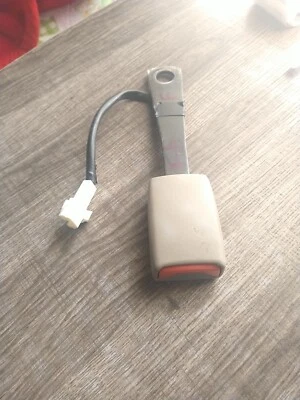 Conjunto de hebilla de cinturón de seguridad delantero izquierdo Toyota Avalon 2000-2005 beige OEM Foto 1 de 4