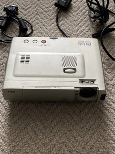 PLUS U3-880 DLP ULTRA PORTABLE PROJECTOR, WORKS GREAT!!!! - Afbeelding 1 van 6