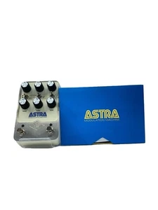 Pedale Di Modulazione Universale Audio Astra Usato Processore Di Effetti - Foto 1 di 7