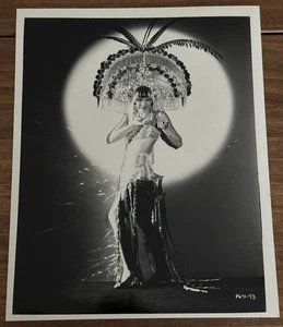 ANNA MAY WONG VINTAGE ORIGINAL FOTO HOLLYWOOD IKONISCHE SCHAUSPIELERIN STILVOLLE SEXY POSE - Bild 1 von 2