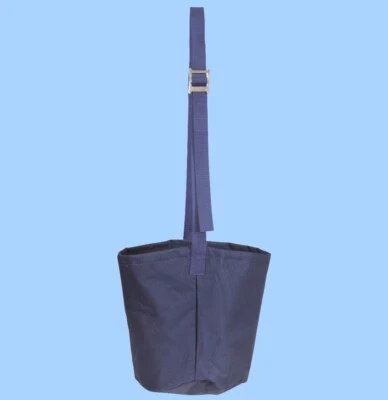 Pferde Fressbeutel Futtersack mit Kopfriemen Waldhausen blau - Bild 1 von 2