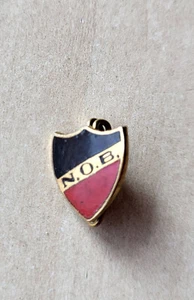 Vintage enamel Club Atlético Newells Old Boys NOB brooch pin badge Argentina - Picture 1 of 2