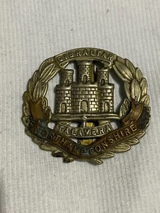 The Northamptonshire Regiment Mützenabzeichen Britische Armee Talavera Gibraltar WW2 - Bild 1 von 2