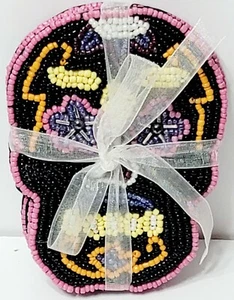 Juego de 4 posavasos con cuentas calavera de azúcar del día de los muertos hechos a mano India ¡Nuevo! - Imagen 1 de 1