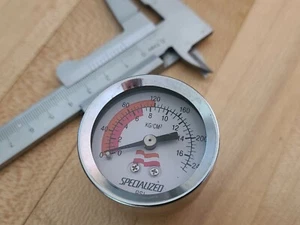 Misuratore pompa pavimento SPECIALIZZATO--240PSI (16 bar) --NOS--vintage--SPEDIZIONI AL PIÙ PRESTO - Foto 1 di 12
