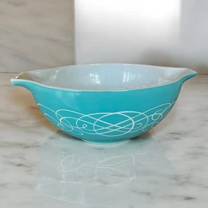 Vintage Pyrex Promotional 1959 Turquoise Scroll Cinderella Bowl 2.5 QT #443 - Picture 1 of 17