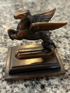 Fermacarte vintage Mobil Oil Pegasus Executive in metallo, raro, ottone/bronzo? Leggi - Foto 1 di 8